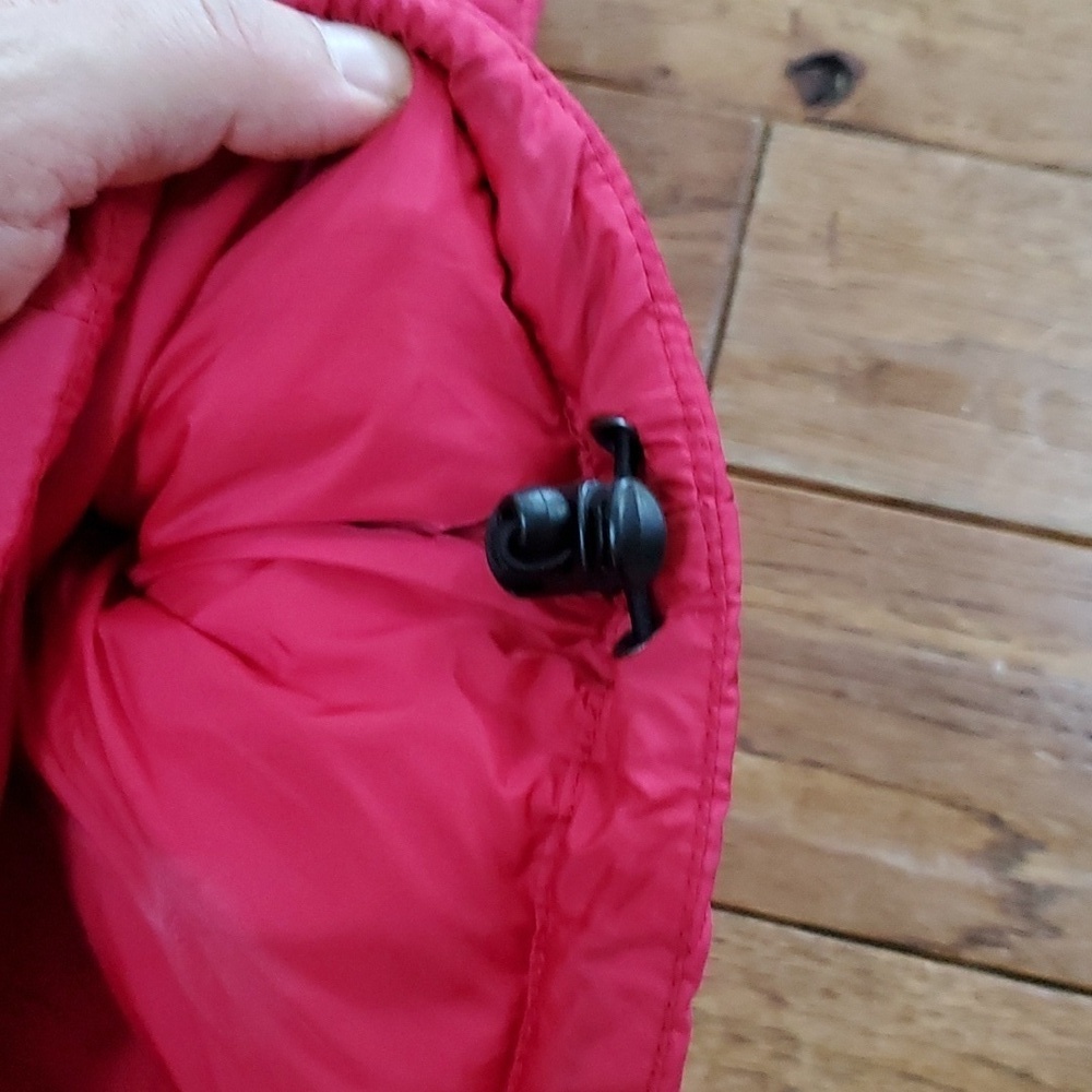 Duluth Trading Co red quilted barn vest - Picture 5 of 7
